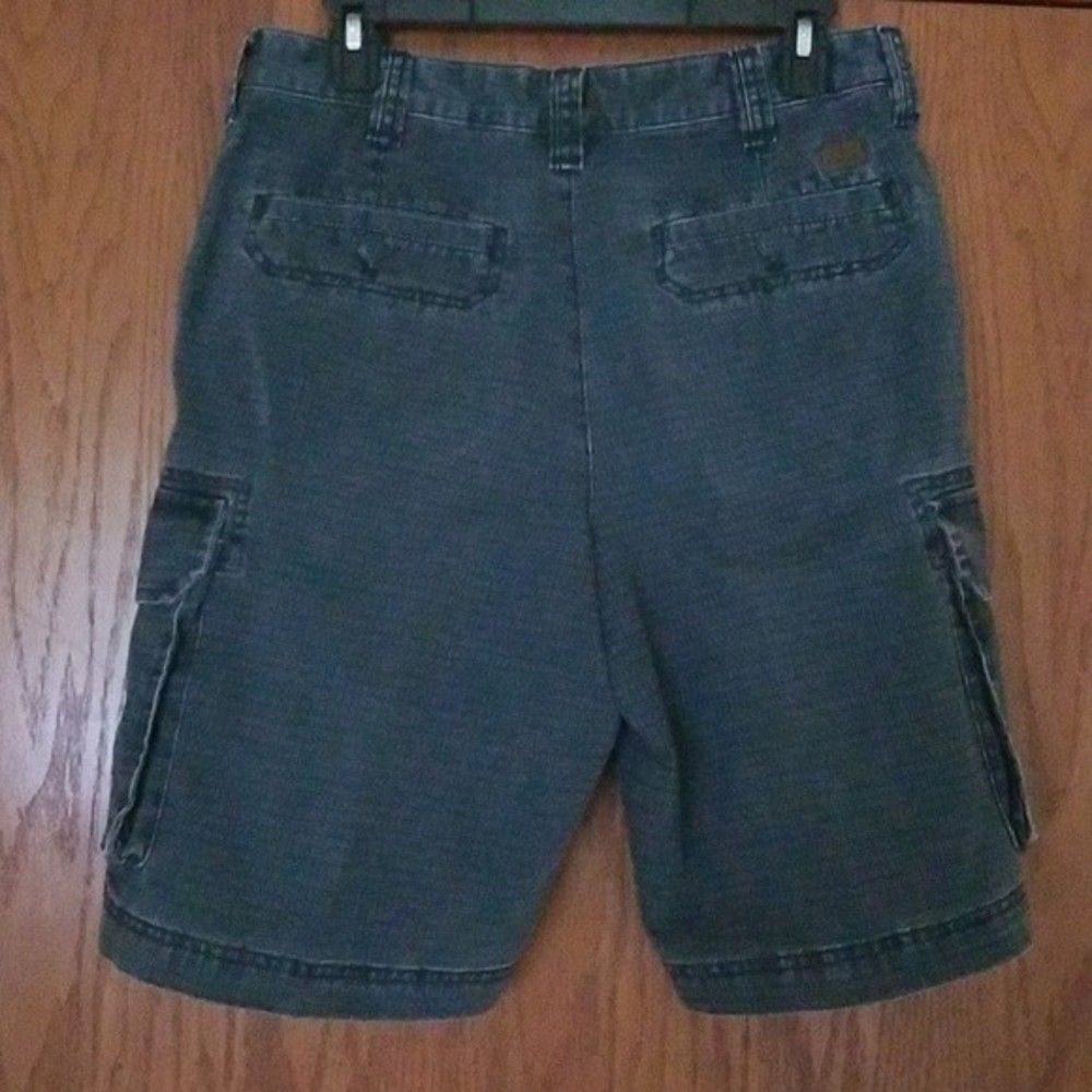 IZOD Mens size 32 blue cargo shorts - Picture 4 of 8